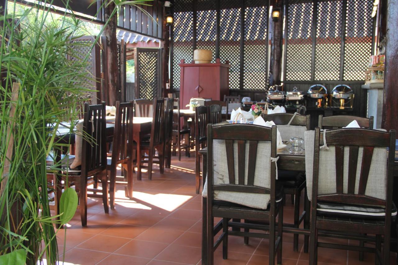 Alana Luang Prabang Hotel Exterior photo